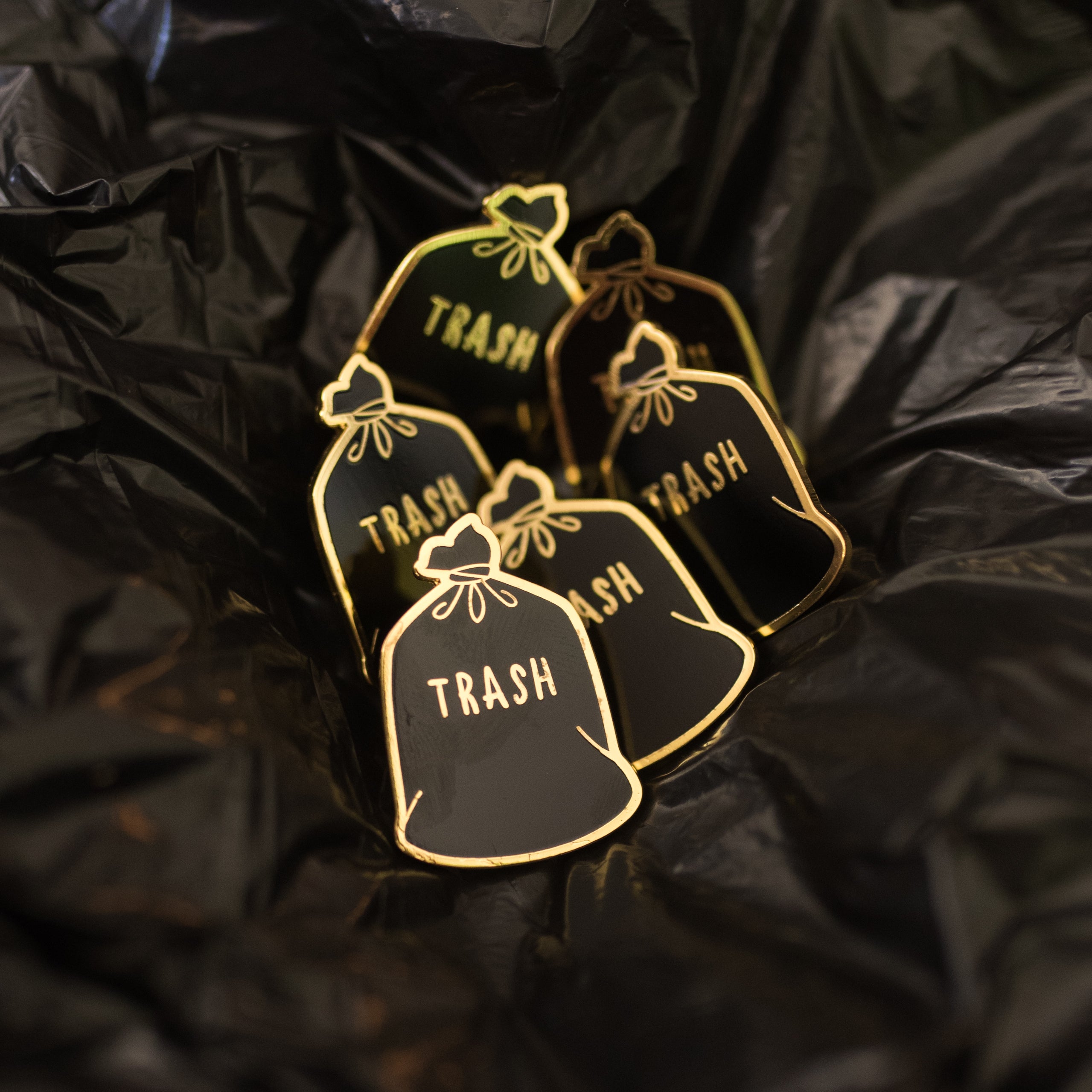 Trash pin – GAYPIN