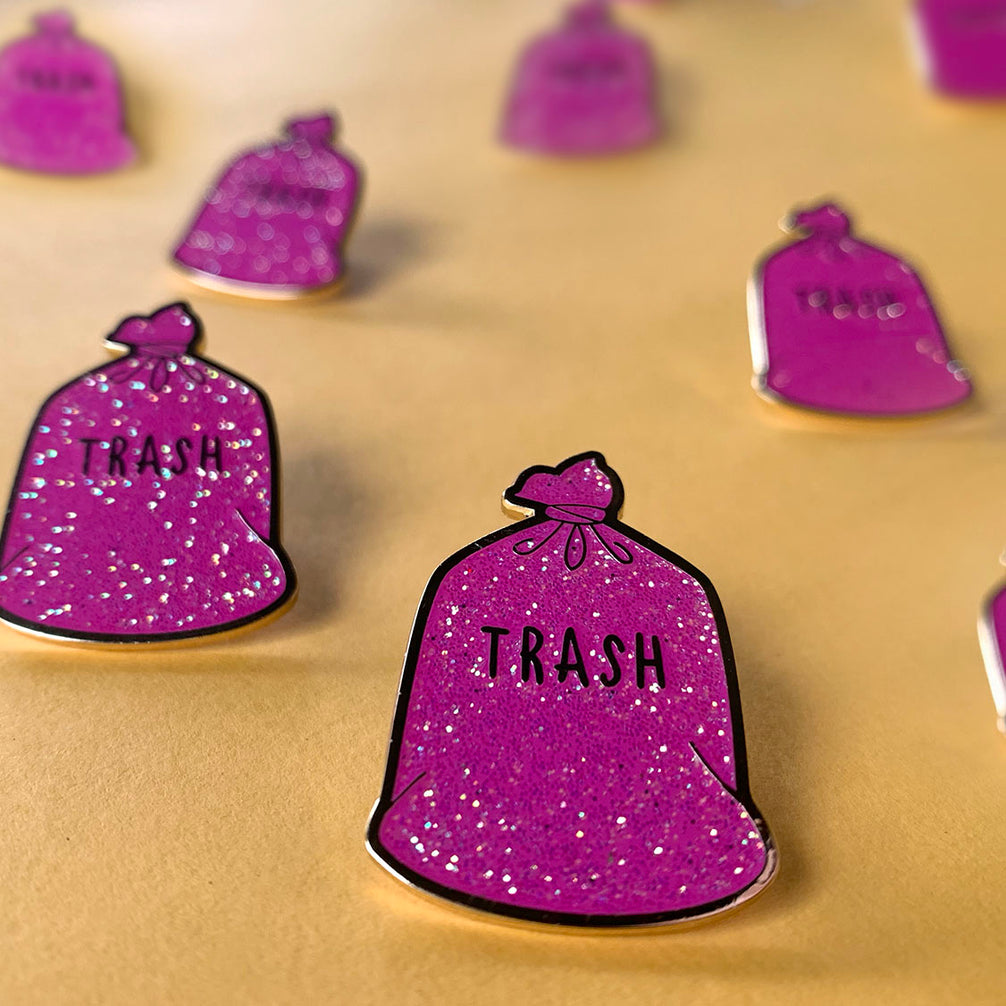 Pin Point Trashes Trash pin – GAYPIN'